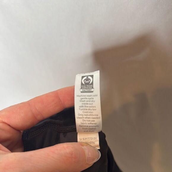 Athleta Ultimate 7/8 Tight Camouflage Side Pocket Leggings. Size XL. - Picture 6 of 6